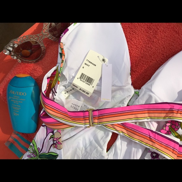 Trina Turk  One piece Swimsuit🎉Hp - Picture 4 of 8